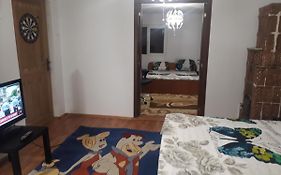 Tobyta nu primesc santieristi si petrecareti
